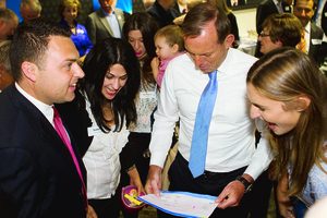 Abbott pledges freeway link