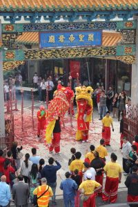 Thousands welcome Lunar New Year