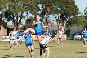 Heavyweights battle in blue