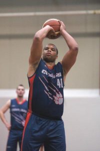 Cougars no match for Thoroughbreds