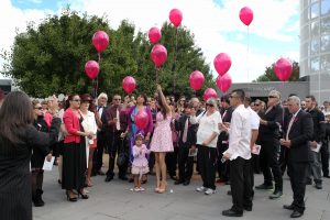 Shaye Kosky mourners' pink tribute for teen