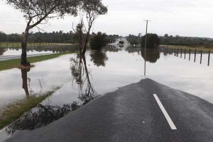 Dandenong floods: Floods keep roads closed