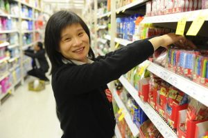 Store reaches out to refugees