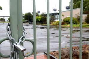 Parents’ class action over closed school