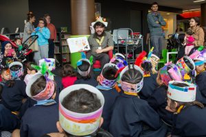 Thousands of kids come to read