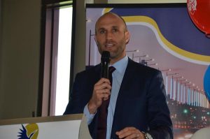 Ex-player and money manager helps raise funds