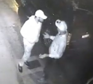 Stab video hunt for knifeman
