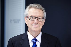 High-flying lawyer pushes airport bid