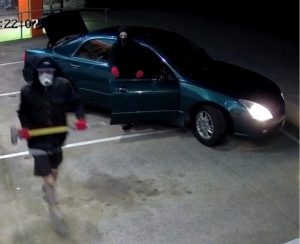 Police track burglary crew