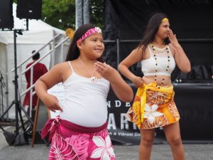 Crowds flock to NZ food and dance
