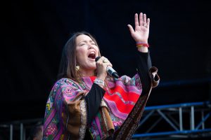 Toni Childs brings hits to The Drum
