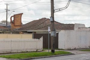 Folklored ‘jug’ house for sale