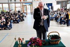 Students pay respects