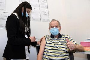 Covid-19: Vaccine lags, cases grow