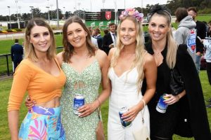 Crowds return for the Cranbourne Cup