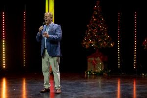 Carols parked online