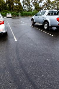 Brakes on noisy hoons