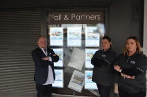 Smashed windows petrify workers