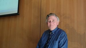 Ex-ALP mayor backs Cook