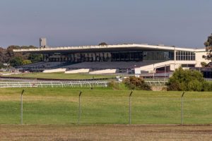Members vote ‘pro-Sandown’