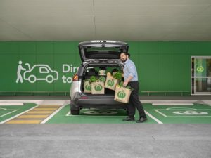Woolworths opens at gateway site
