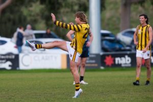 Fourth quarter shut-out sees Hawks hold off Wickers