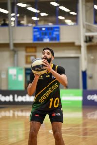 Dandenong women winners but men not so