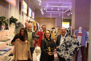 Sustainable shopping saving on emissions and costs