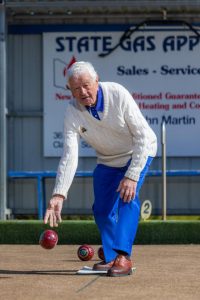 Bob rolls to another win