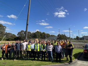 Council calls for halt to Progress