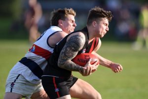 Jye King leads Spiders to dour win