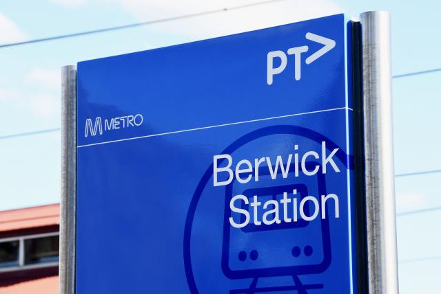 Train disruptions during level-crossing works