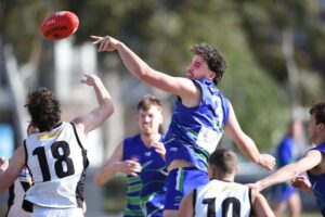 Titans produce titanic fourth quarter to outlast Ashwood