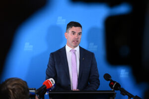 Battin to face leadership challenge