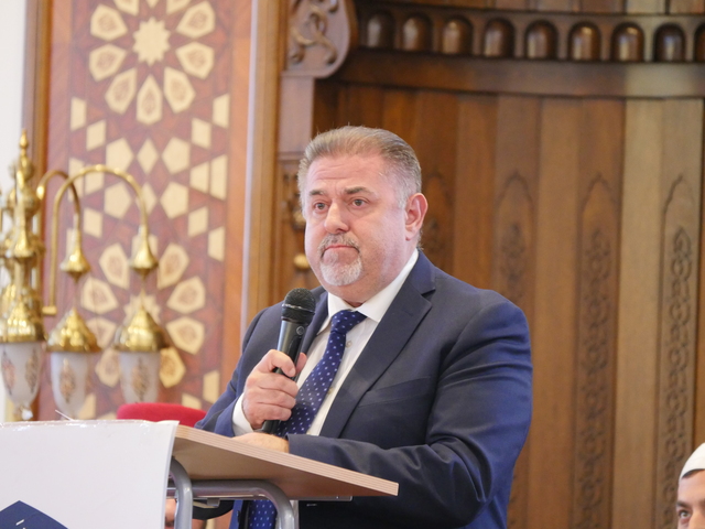 Mayor rejects workplace-probe vote