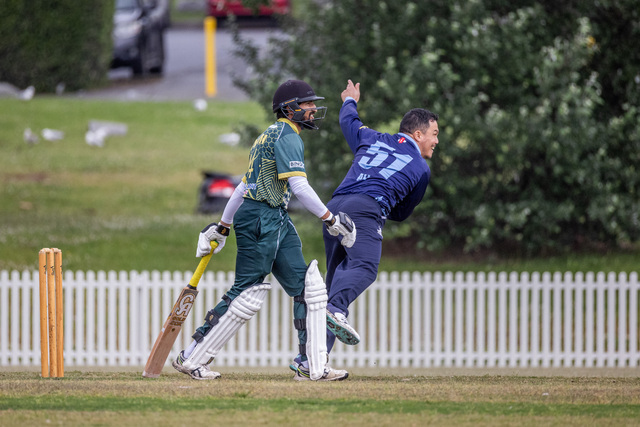 Lynbrook move into top four