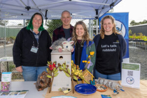 Gardeners fight weeds together