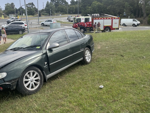 Alleged speeding crash ends on Star News office embankment