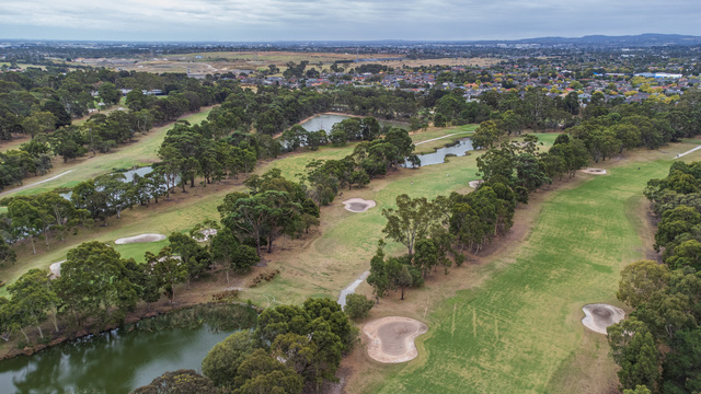 Final putt at Cranbourne Golf Course
